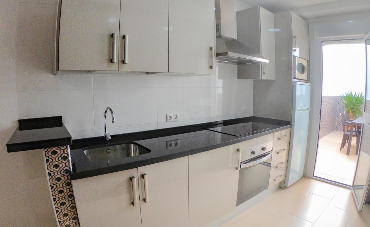 Noria Is A Comfortable Apartment With Patio And Large Terrace In Conil コニル・デ・ラ・フロンテラ エクステリア 写真