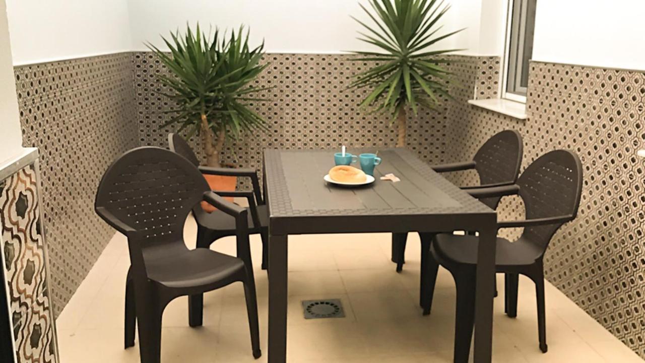 Noria Is A Comfortable Apartment With Patio And Large Terrace In Conil コニル・デ・ラ・フロンテラ エクステリア 写真