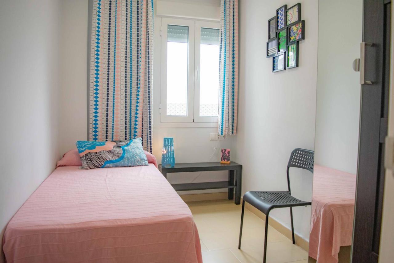 Noria Is A Comfortable Apartment With Patio And Large Terrace In Conil コニル・デ・ラ・フロンテラ エクステリア 写真