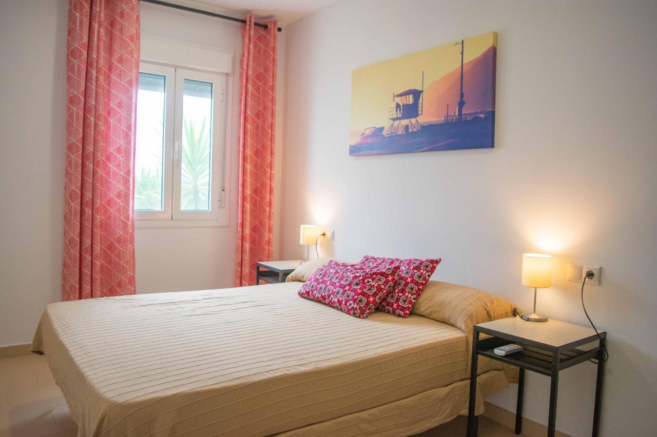 Noria Is A Comfortable Apartment With Patio And Large Terrace In Conil コニル・デ・ラ・フロンテラ エクステリア 写真